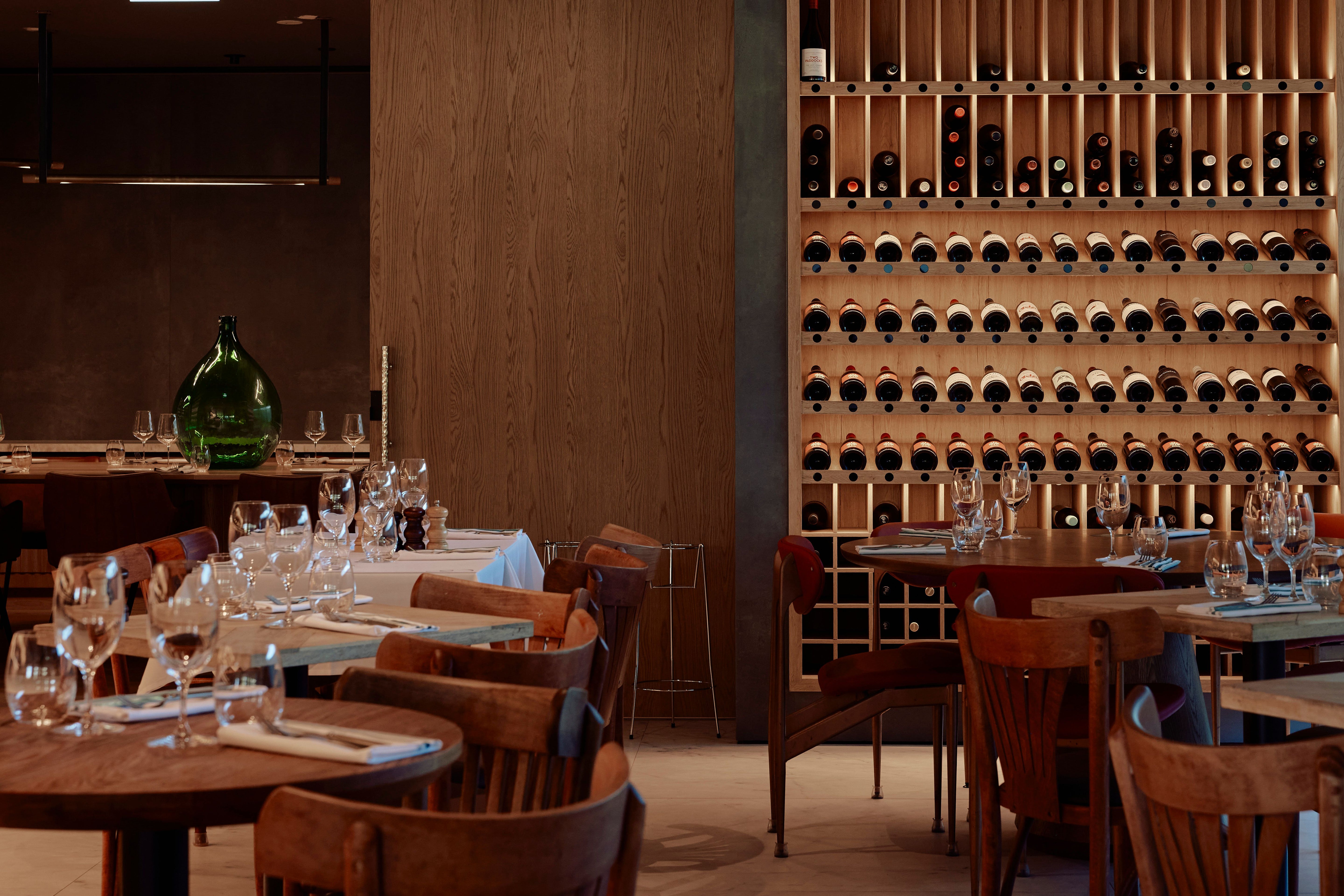 81 Bay Wine Bar & Baix Restaurant